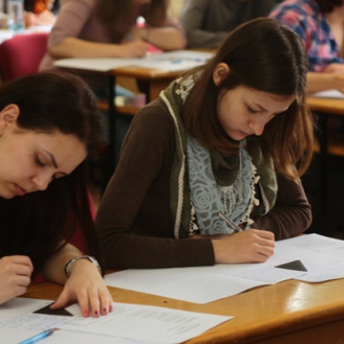 Alți 50 de elevi brașoveni au promovat Evaluarea Națională în urma contestațiilor