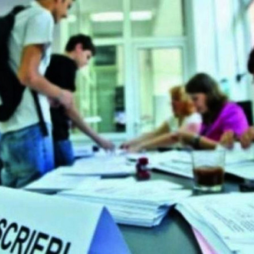 Parintii si elevii trebuie sa completeze listele pentru repartizarea computerizata