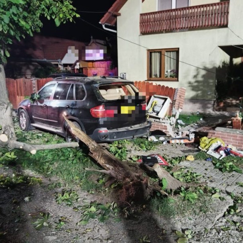 Accident rutier în Sancraiu de Mures: o femeie, transportată la spital