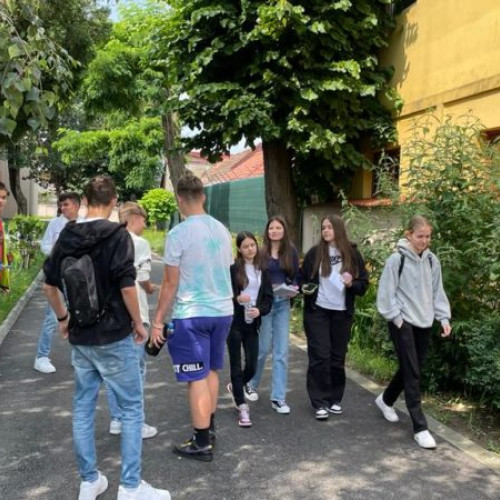Ministerul Educației lansează proiect de stimulente financiare pentru absolvenți