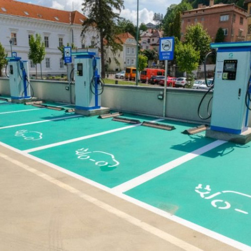 Brașov: 15 stații de încărcare pentru mașini electrice, gratuite pentru utilizatori