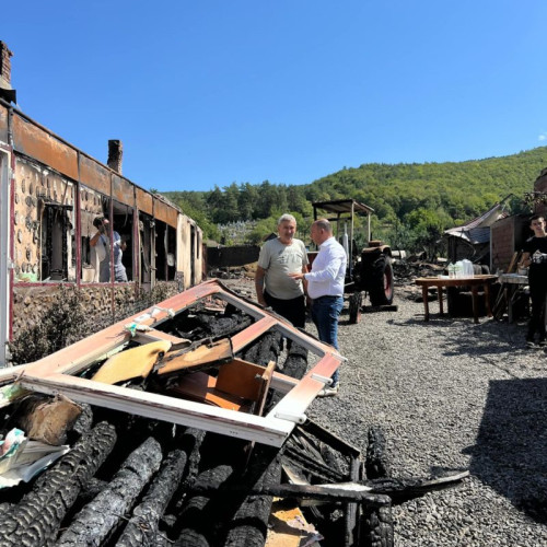 Petrecere câmpenească în Dobarlău pentru familiile afectate de incendiu