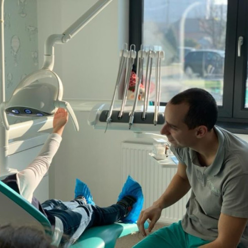 Problemele dentare afectează mai mult de jumătate dintre copiii români