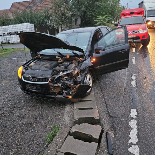 Accident rutier în Petelea, cinci persoane implicate