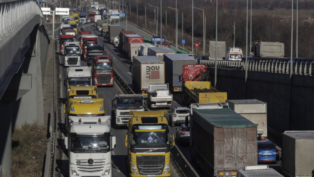 Cererea pentru protestul transportatorilor nu este corect scrisă de Primăria București