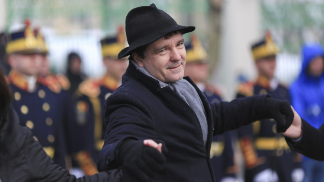 Politicienii bucureșteni sărbătoresc Mica Unire în Galeria Foto. Puterea și Opoziția dansează în Ziua Principatelor Române