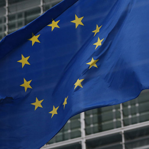 Comisarul european ungur blochează planul Uniunii Europene de abandonare a energiilor rusești