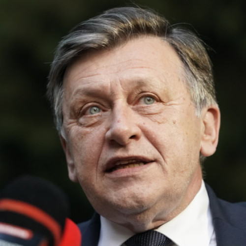 Crin Antonescu critică mobilizarea generală și își anunță alegerea personală