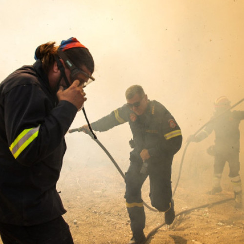 Incendii în locuri turistice populare din Grecia, autoritățile au emis stare de alertă. Zonele afectate