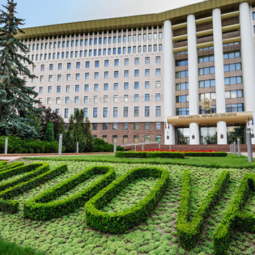 Partidul Maiei Sandu are o majoritate fragilă după alegerile parlamentare din Moldova