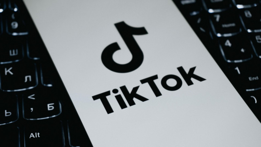 TikTok a închis conturi cu milioane de vizualizări în Cehia înainte de alegeri