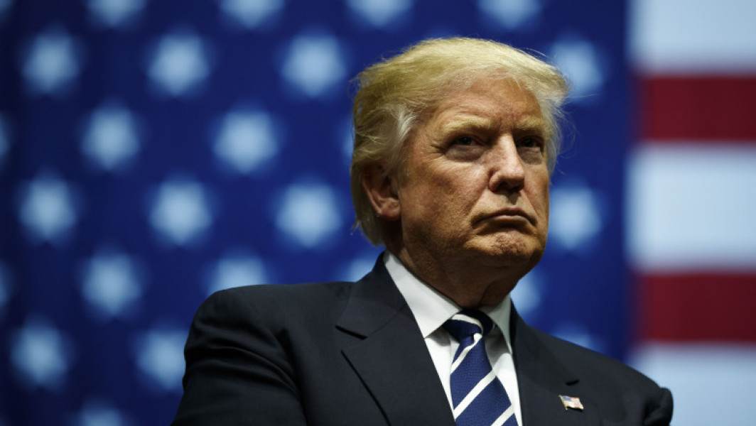 Trump ameninţă cu concedieri în masă dacă negocierile cu democraţii eşuează