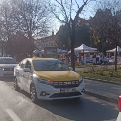 Taximetriștii din Târgu Mureș cer măsuri pentru stoparea concurenței neloiale. Protest spontan în centrul orașului.