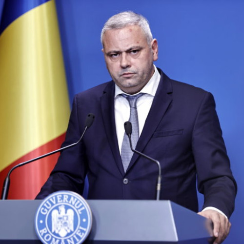 Produsele din carne de pui din România sunt sigure, conform autorităților. Ministrul Agriculturii evidențiază calitatea fermierilor români, crescători de pui hrăniți cu porumb, în special pe piața românească și franțuzească. Reacția Ministrului Agriculturii la insinuările privind siguranța cărnii de pui produsă în țara noastră de șeful ANPC, Horia Constantinescu, adore prezintă culoarea galbenă a puiului crescut în curțile rurale prin adăugarea de coloranți în hrană.