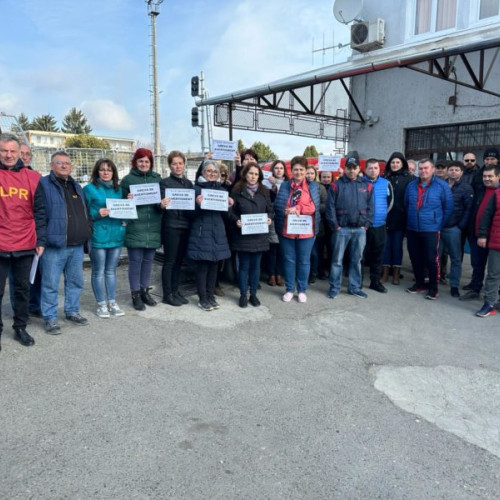 Grevă la Poșta Română din cauza salariilor mici și a lipsei contractului colectiv de muncă: Oprirea activității în detrimentul pensionarilor și securității angajaților, susținută de liderul sindicatului din Mureș