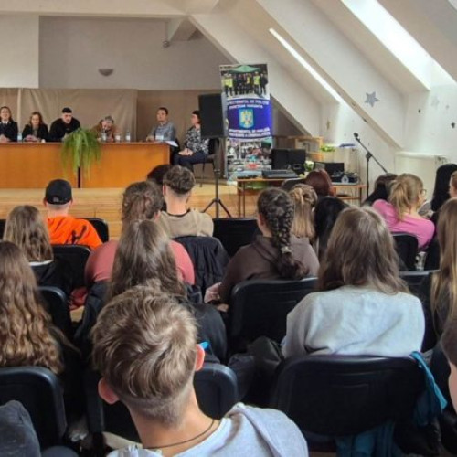 Stirile - "Proiect pentru prevenirea consumului de droguri la Gheorgheni initiat de Rotary Club si IPJ Harghita