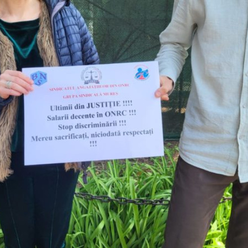Pichetul angajaților ONRC în întreaga țară, în urma situației nesatisfăcătoare salarială.