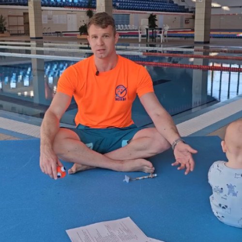 Campionul european Norbert Trandafir lansează un program de înot pentru bebeluși - Peste o mie de părinți interesați într-o lună
