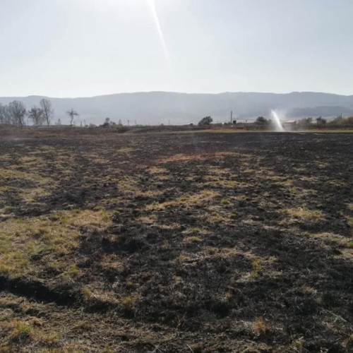 Controale împotriva incendiilor de vegetaţie uscată în Harghita: Acţiuni sporite pentru prevenire și control adoptate de prefectura