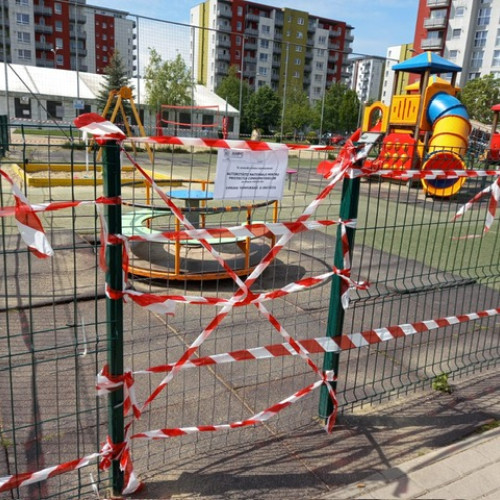 Amenzi de 11.000 lei date de Protecția Consumatorilor pentru un loc de joacă periculos