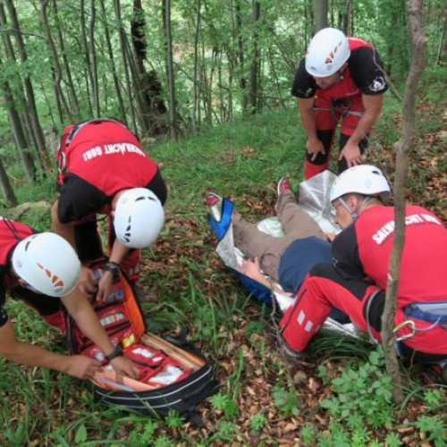 Peste 30 de persoane salvate de pe munte în ultimele 24 de ore