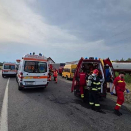 Un microbuz cu elevi, implicat într-un accident rutier la Săliște