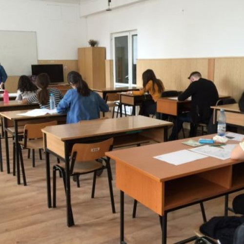 Examenul de bacalaureat continuă astăzi cu proba obligatorie a profilului